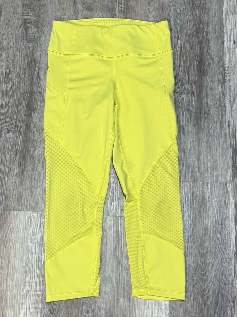 Athleta Neon Yellow Cropped
Mesh Leggings size XS